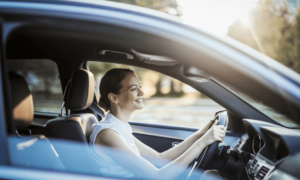 minimum credit score to buy a car