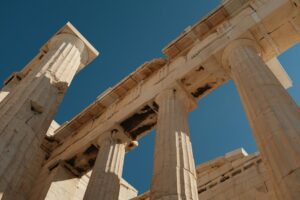 greek keyword exploration hub analyzes social media searches